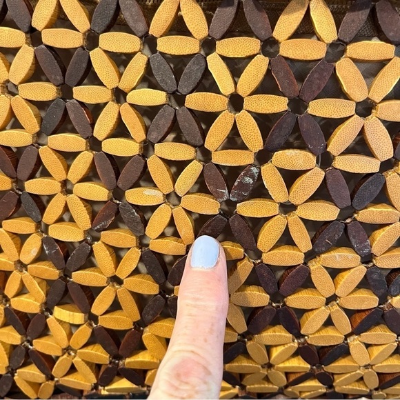 Wooden daisy macrame handbag - Picture 11 of 13